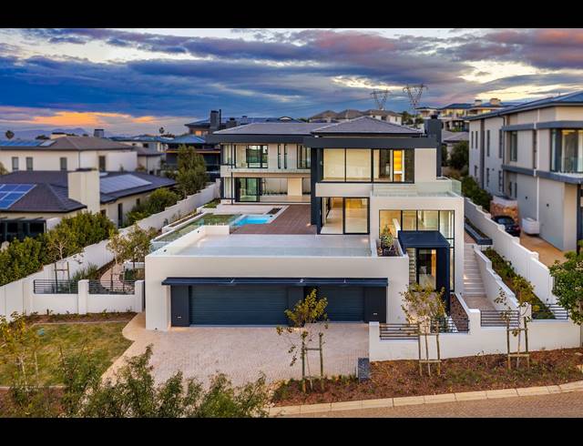 5 BEDROOM HOUSE FOR SALE IN CLARA ANNA FONTEIN